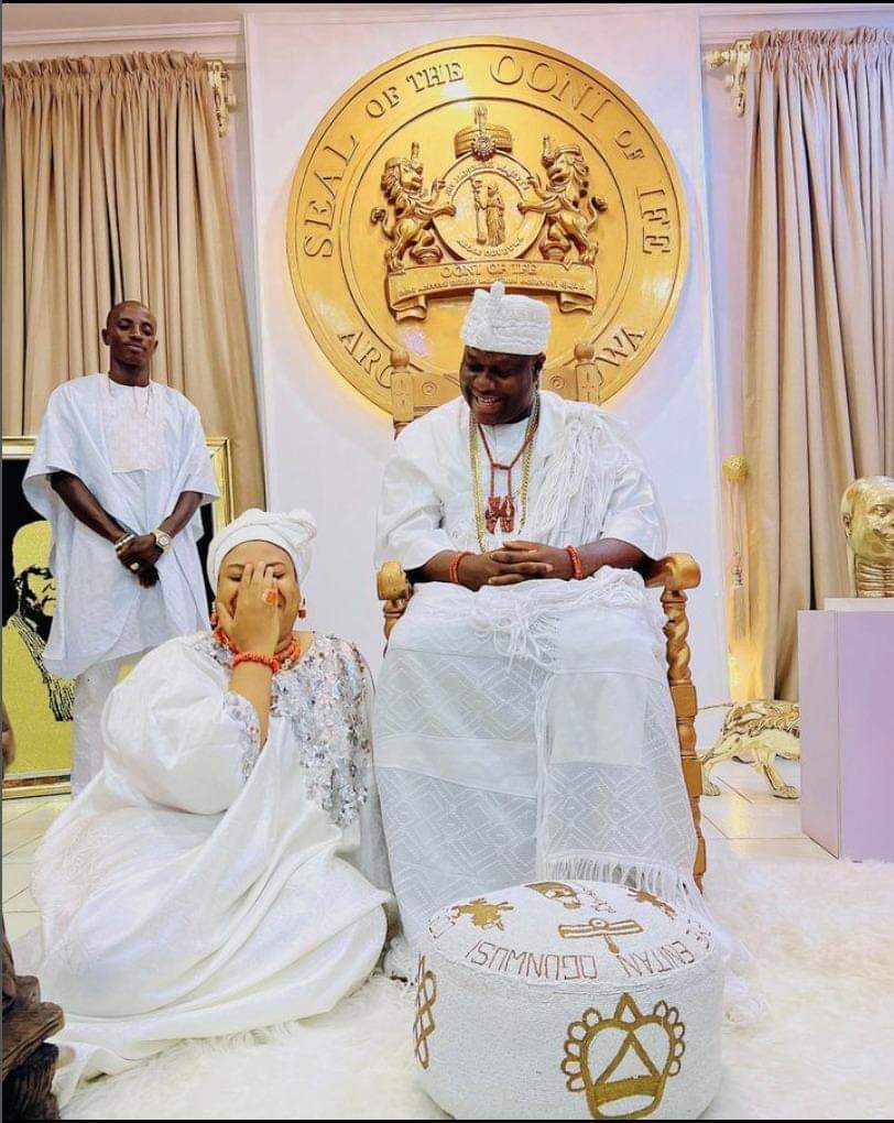 LOADING?: Actress Nkechi Blessing Meets Ooni Of Ife