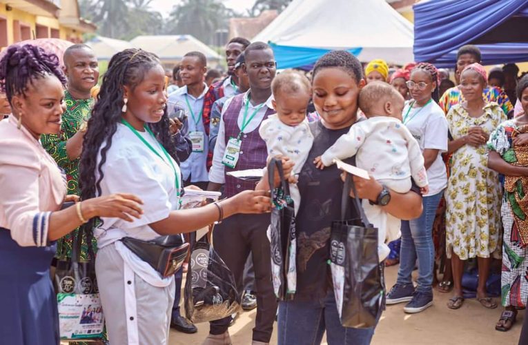 JUST IN: Akwa Ibom Mothers Get N50,000 For Twins, N100,000 For Triplets