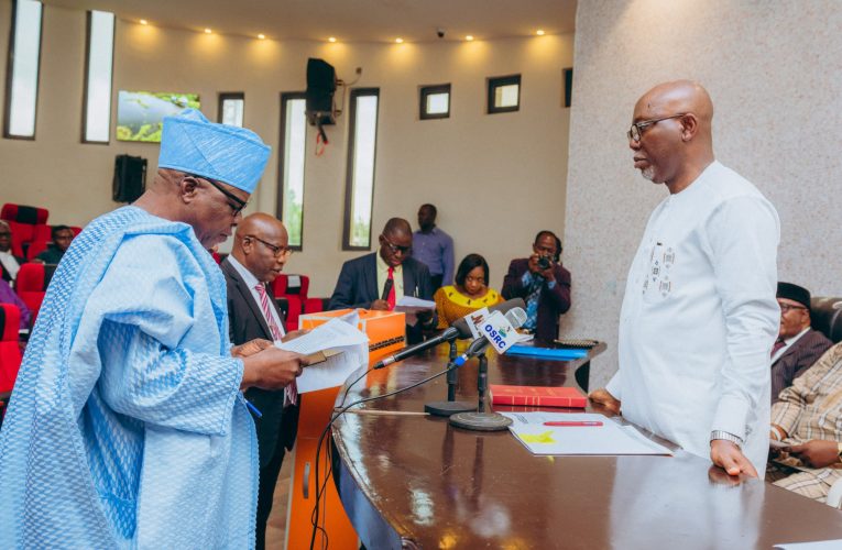 Gov’ Aiyedatiwa Swears In New Commissioners For Civil Service Commission