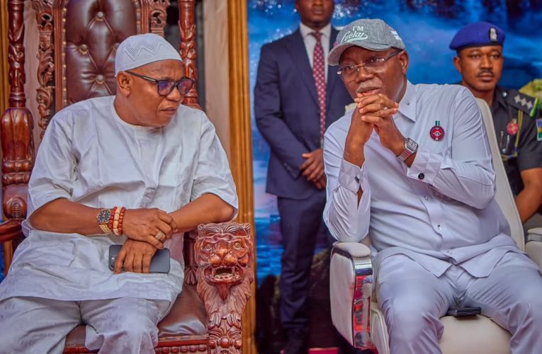 OLUWATUYI: Gov’ Aiyedatiwa Pays Condolence Visit To Deji,Akure Community