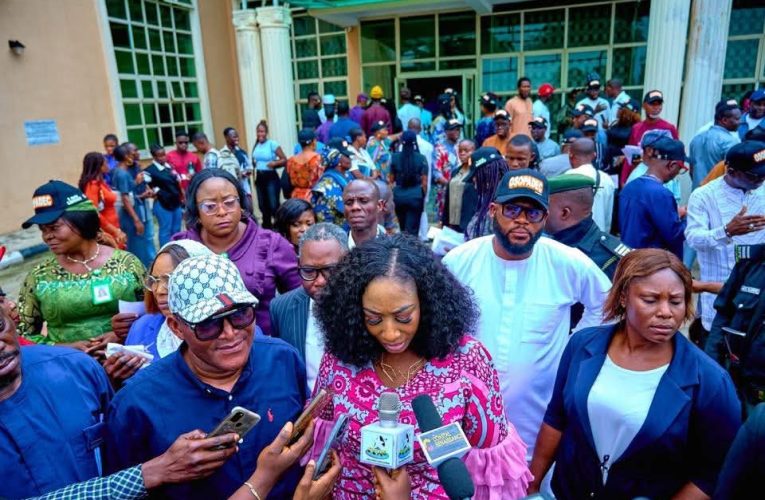 ONDO: Poroye Hails Gov. Aiyedatiwa As First Lady Flags Off OSOPADEC Bursary/Scholarship Scheme