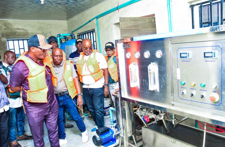 OSOPADEC: Poroye Tours Ilaje Projects, Assures Swift Delivery of Obe-nla Walkway, Molutehin Water Scheme