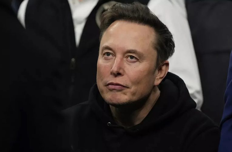 Elon Musk becomes first to hit $500bn in the world